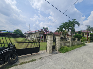Dijual rumah dengan luas tanah sebesar 952m2 lokasi di Jl Garuda sakti