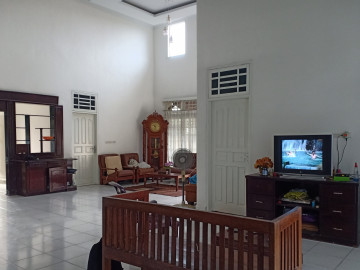Dijual/ Disewakan Rumah Bulatan 1.5 Lantai Siap Huni (akses dekat ke Harapan Raya/ Imam Munandar dan Sudirman) - Pekanbaru