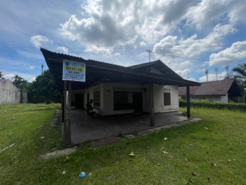 Dijual tanah bonus bangunan lokasi di tepi jalan besar Jl. Hangtuah - Pekanbaru