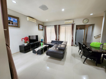 Dijual rumah cluster mewah 2lt semi furnished lokasi Jl. Soekarno Hatta / Citraland - Pekanbaru