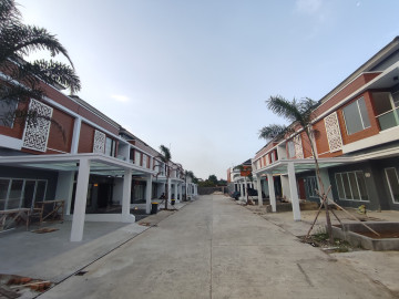 Dijual Rumah Cluster Mewah 2 LT Siap Huni Jl riau Ujung . Karya makmur