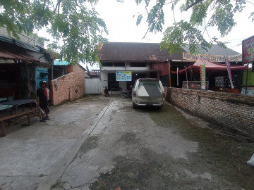 Disewakan Rumah 1lt Tepi Jalan besar JL.Riau, Pekanbaru