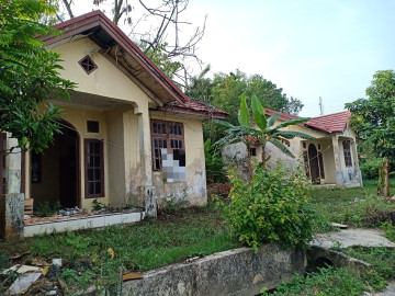 Dijual Rumah (Hitung Tanah Saja) di Jl Lembah Sari, Rumbai - Pekanbaru