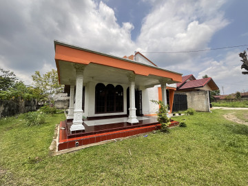 Dijual Rumah Bulatan dengan tanah yang cukup luas  Jl. Tanjung Sari - Pekanbaru