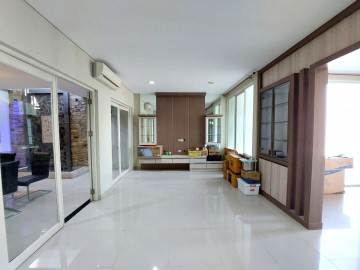 Dijual rumah cluster mewah 2lt  Semi Furnished siap huni di Jl. Soekarno Hatta / Citraland - Pekanbaru