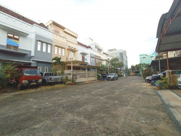 Dijual Rumah 3 Lantai di Jl. Kuantan Raya - Pekanbaru